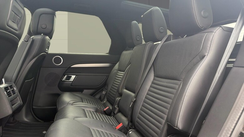 Land Rover Discovery 3.0 D250 R-Dynamic SE 5dr Auto Diesel Station Wagon